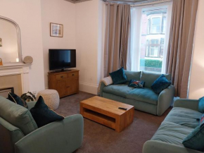 21 Prince of Wales Terrace - 2 bed ground floor flat